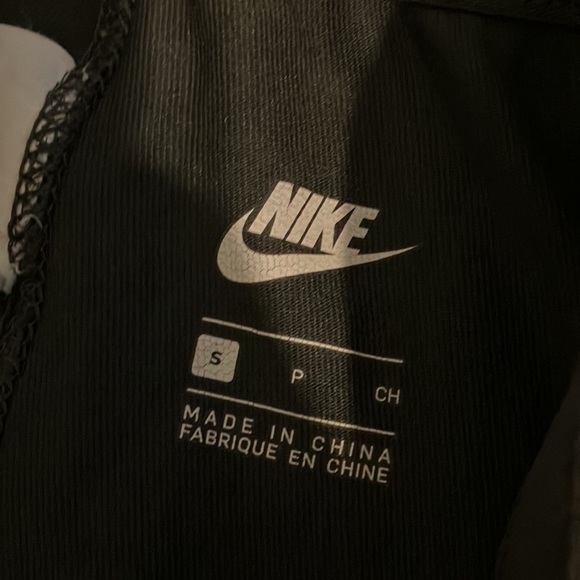 Grey Nike leggings. - Picture 3 of 3